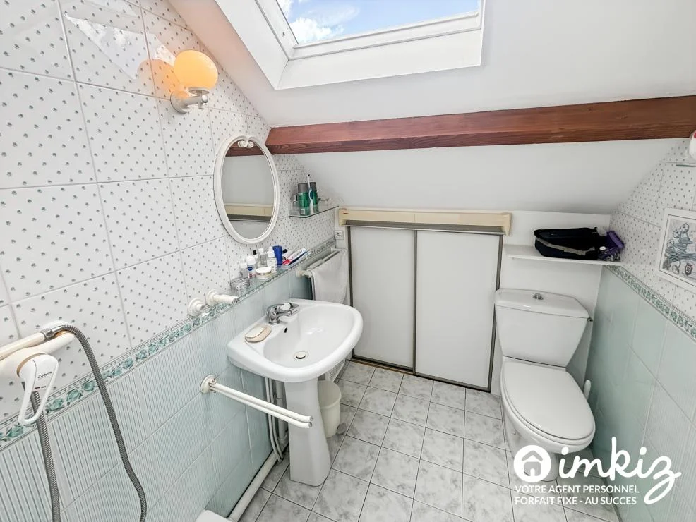 Salle d'eau de la suite combles avec vélux — maison familiale Antony 92160